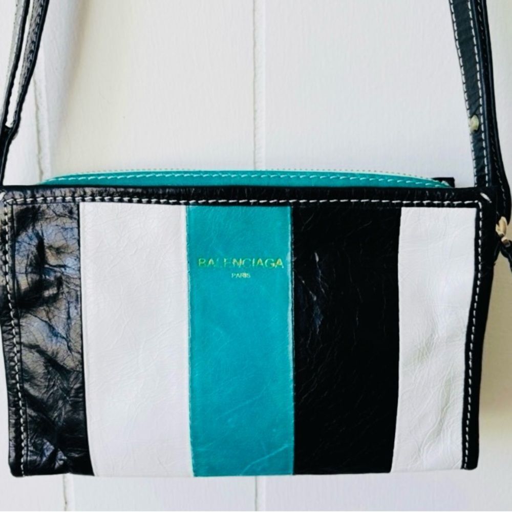 Balenciaga Rare Bazar Line Crossbody lambskin leather bag authenticated by PM - Picture 13 of 17